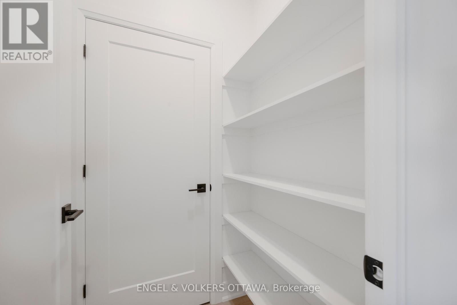 A - 75 Granton Avenue, Ottawa, Ontario  K2G 1W9 - Photo 14 - X12126684