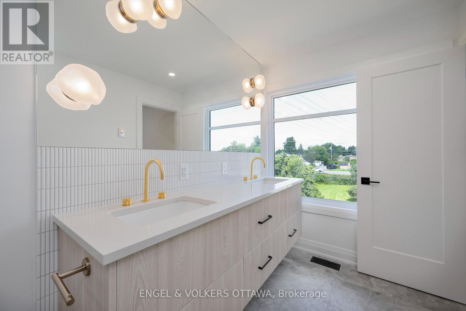 A - 75 Granton Avenue, Ottawa, Ontario  K2G 1W9 - Photo 20 - X12126684
