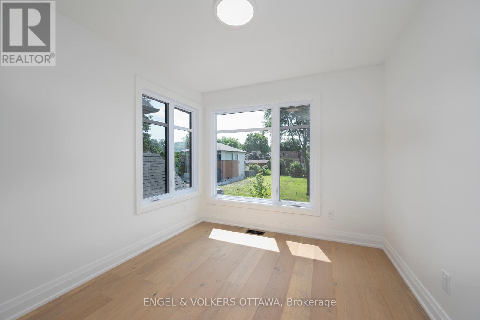 A - 75 Granton Avenue, Ottawa, Ontario  K2G 1W9 - Photo 24 - X12126684