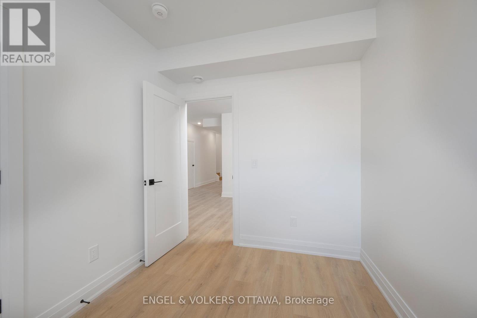 A - 75 Granton Avenue, Ottawa, Ontario  K2G 1W9 - Photo 30 - X12126684