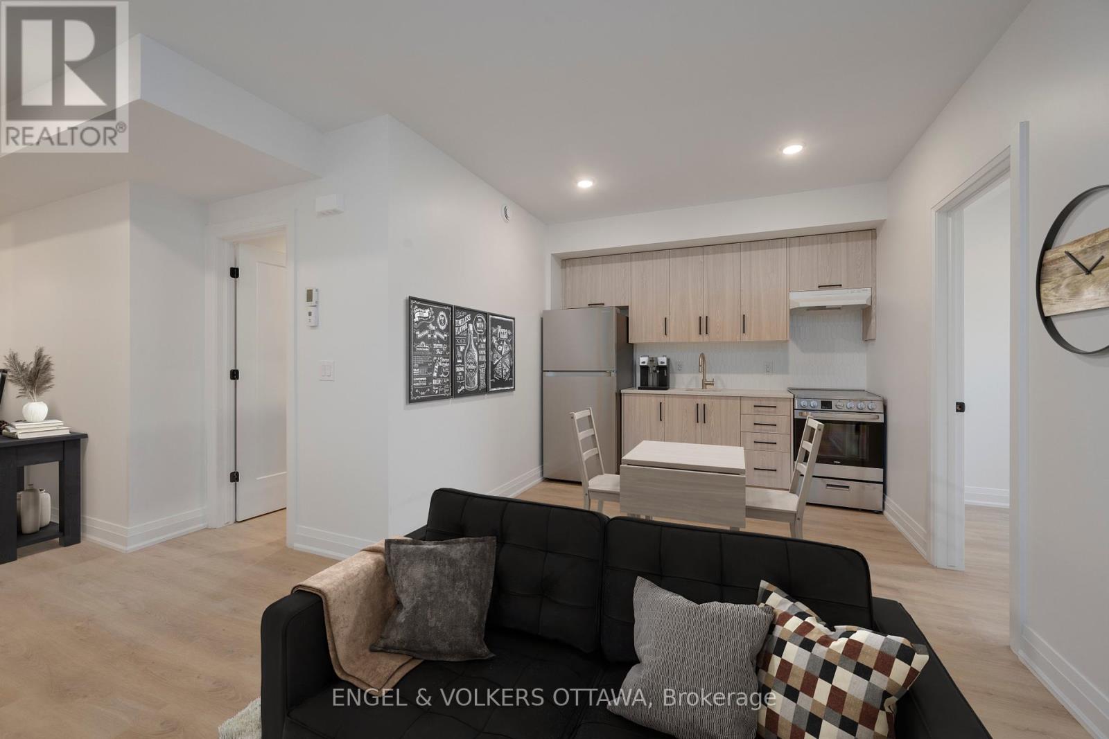 A - 75 Granton Avenue, Ottawa, Ontario  K2G 1W9 - Photo 34 - X12126684