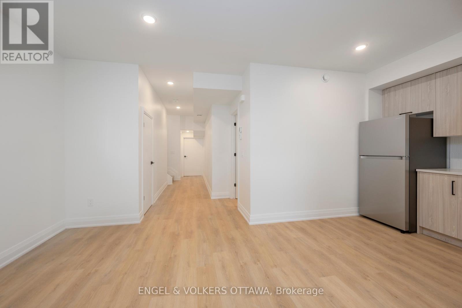 A - 75 Granton Avenue, Ottawa, Ontario  K2G 1W9 - Photo 38 - X12126684