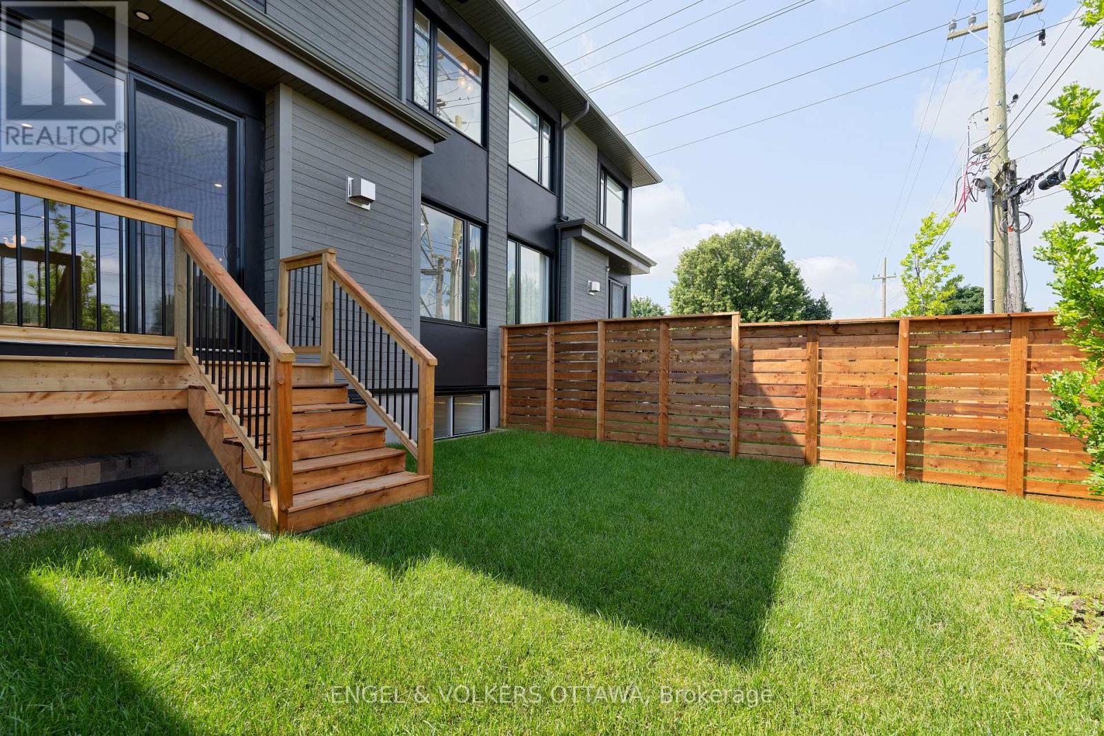 A - 75 Granton Avenue, Ottawa, Ontario  K2G 1W9 - Photo 43 - X12126684