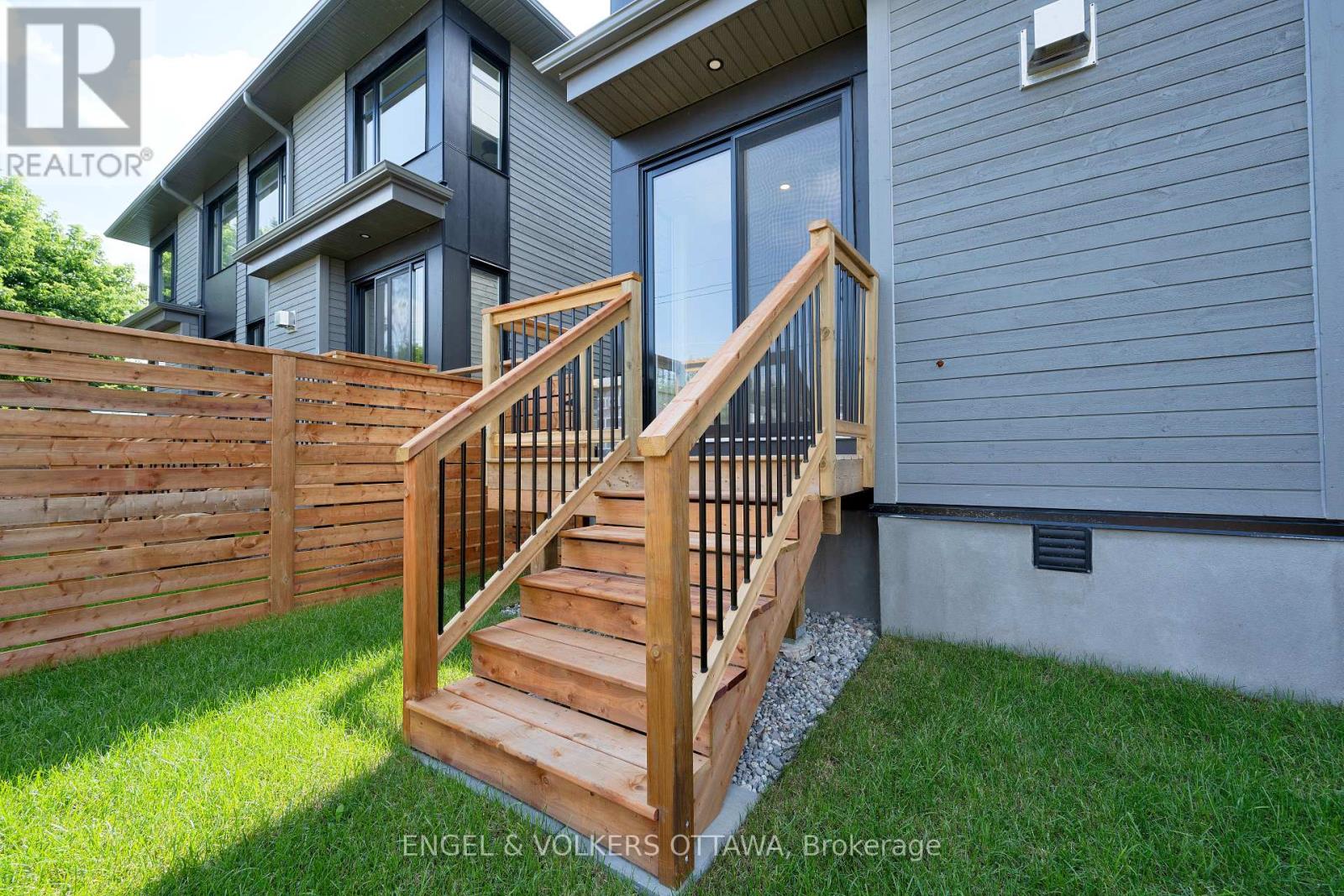 A - 75 Granton Avenue, Ottawa, Ontario  K2G 1W9 - Photo 45 - X12126684