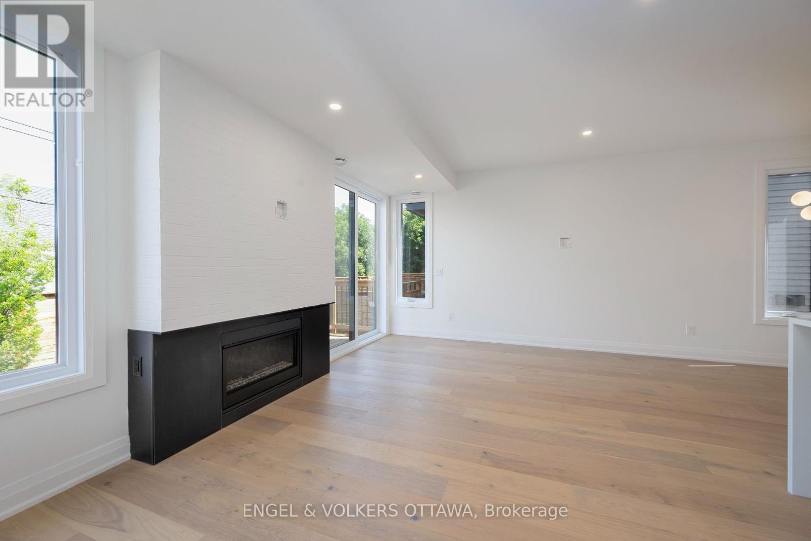 A - 75 Granton Avenue, Ottawa, Ontario  K2G 1W9 - Photo 6 - X12126684