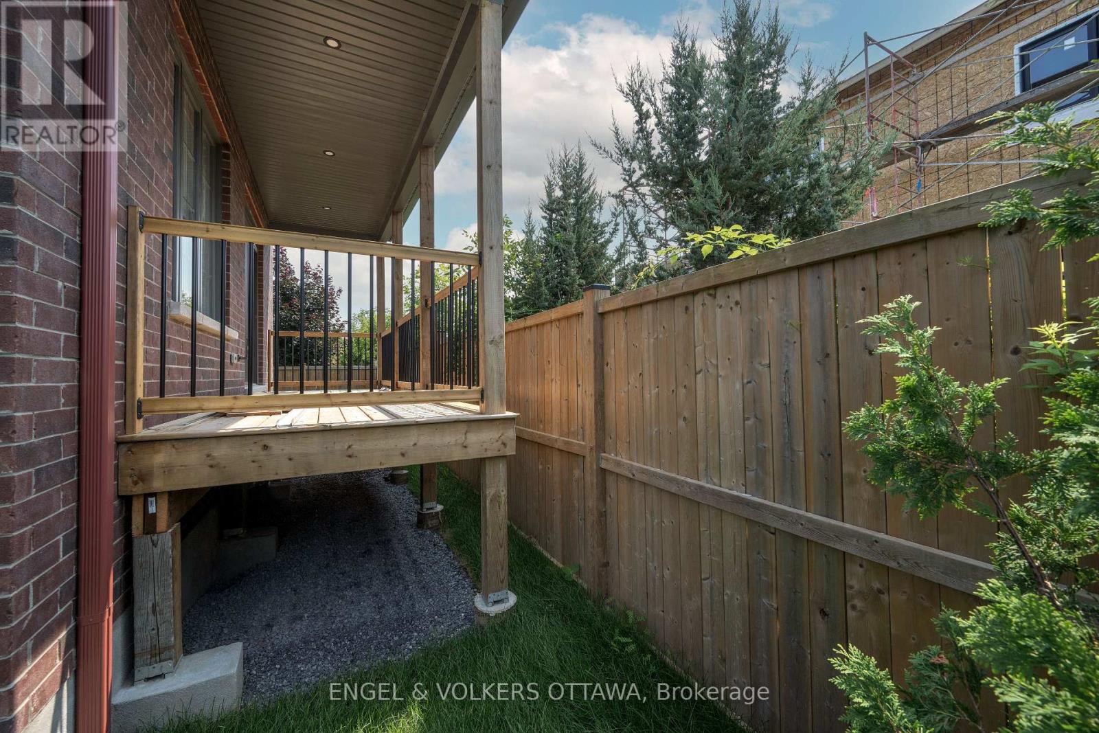 5 Winlock Crescent, Ottawa, Ontario  K2G 3X5 - Photo 34 - X12126687