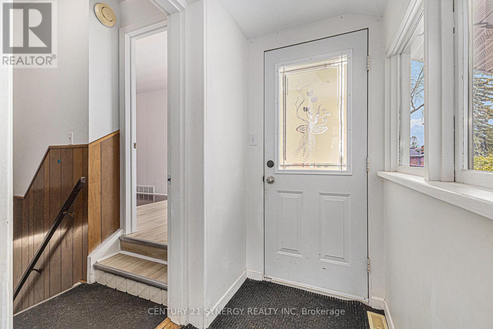 1392 Aurele Street, Ottawa, Ontario  K1B 3L3 - Photo 17 - X12126702