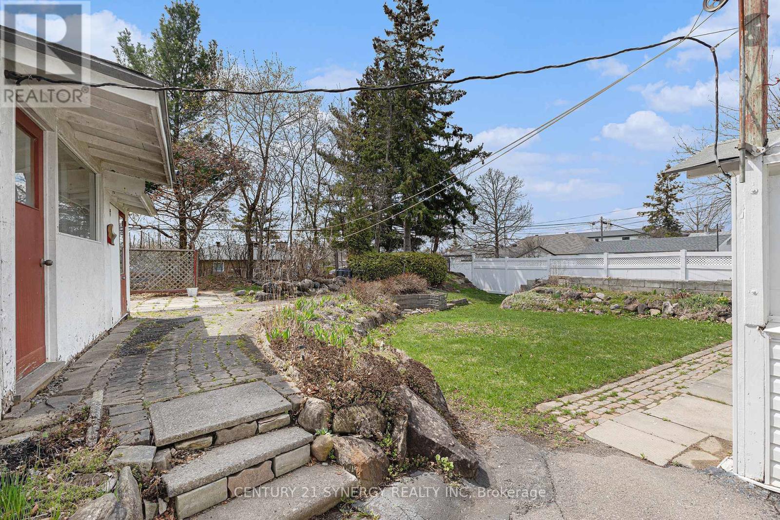 1392 Aurele Street, Ottawa, Ontario  K1B 3L3 - Photo 29 - X12126702