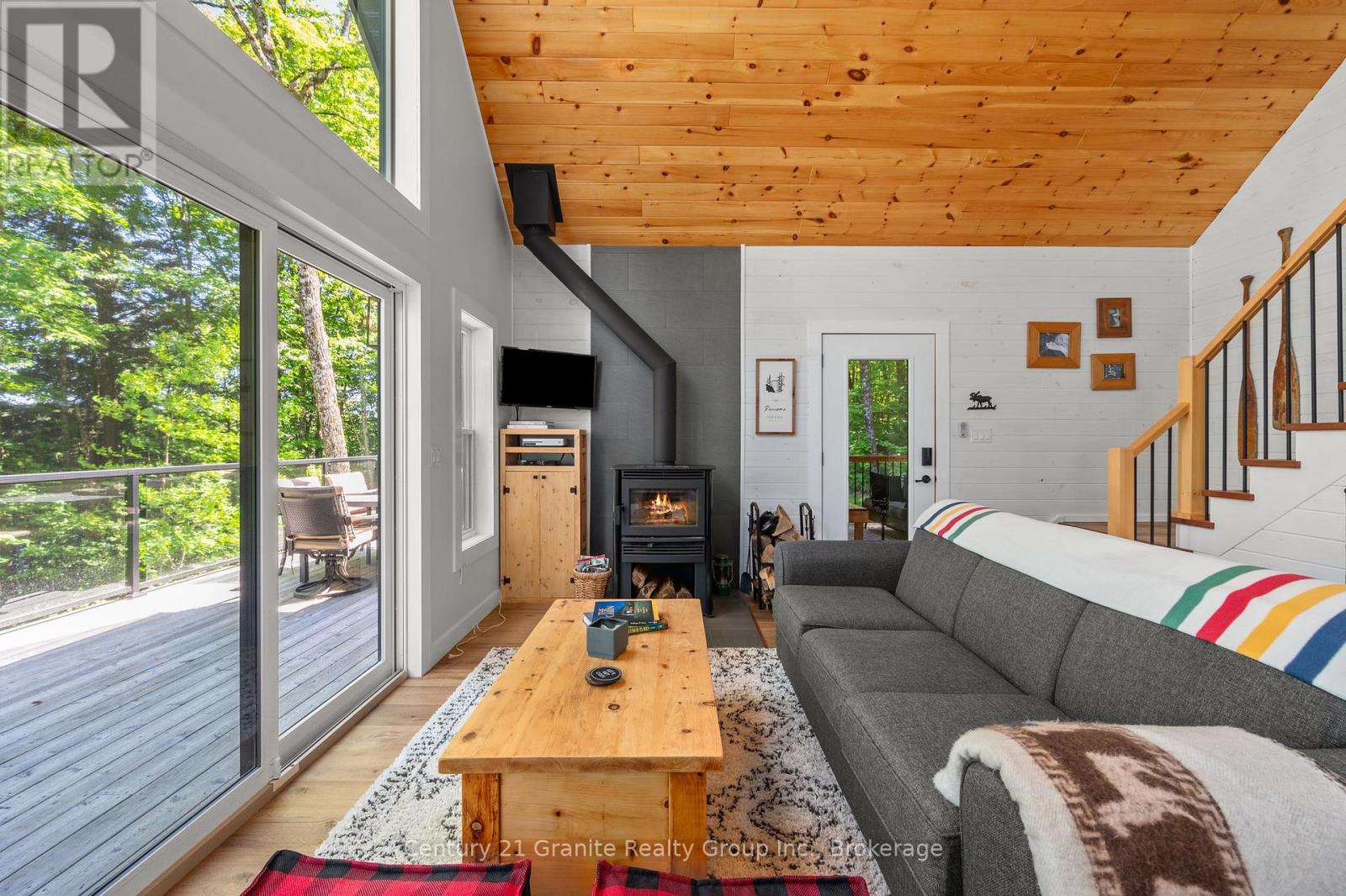 1577 Rugged Lane, Algonquin Highlands, Ontario  K0M 2K0 - Photo 5 - X12126604