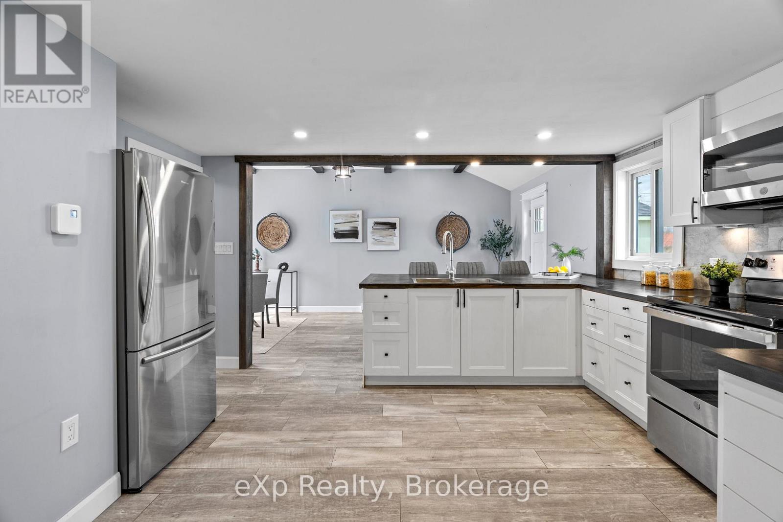 236 Sydenham Street, Strathroy-Caradoc, Ontario  N7G 1V3 - Photo 14 - X12126755