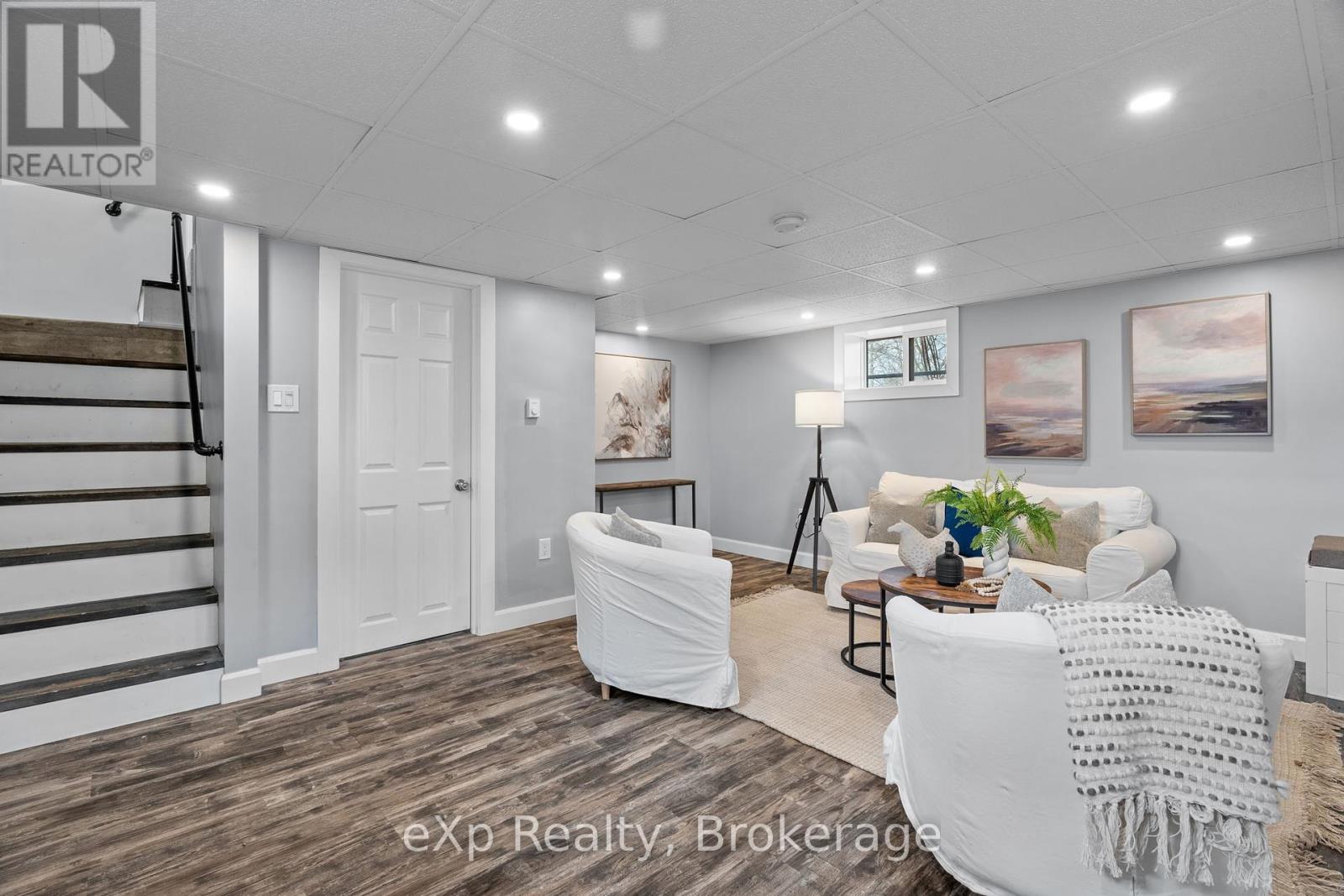 236 Sydenham Street, Strathroy-Caradoc, Ontario  N7G 1V3 - Photo 27 - X12126755