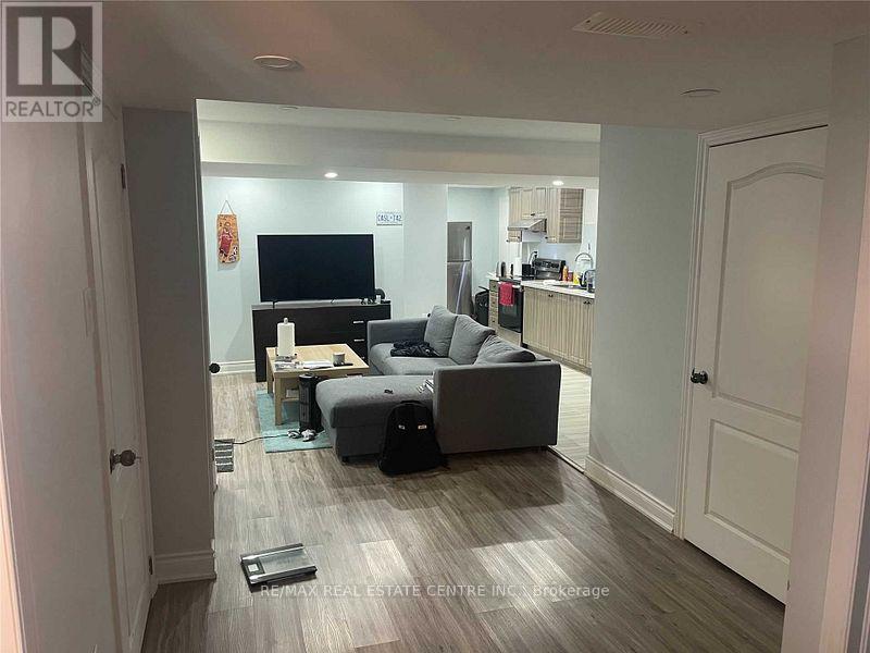 Bsmt - 7318 Saint Barbara Boulevard, Mississauga, Ontario  L5M 0C1 - Photo 2 - W12120712