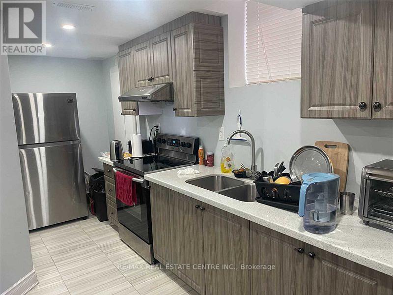 Bsmt - 7318 Saint Barbara Boulevard, Mississauga, Ontario  L5M 0C1 - Photo 5 - W12120712