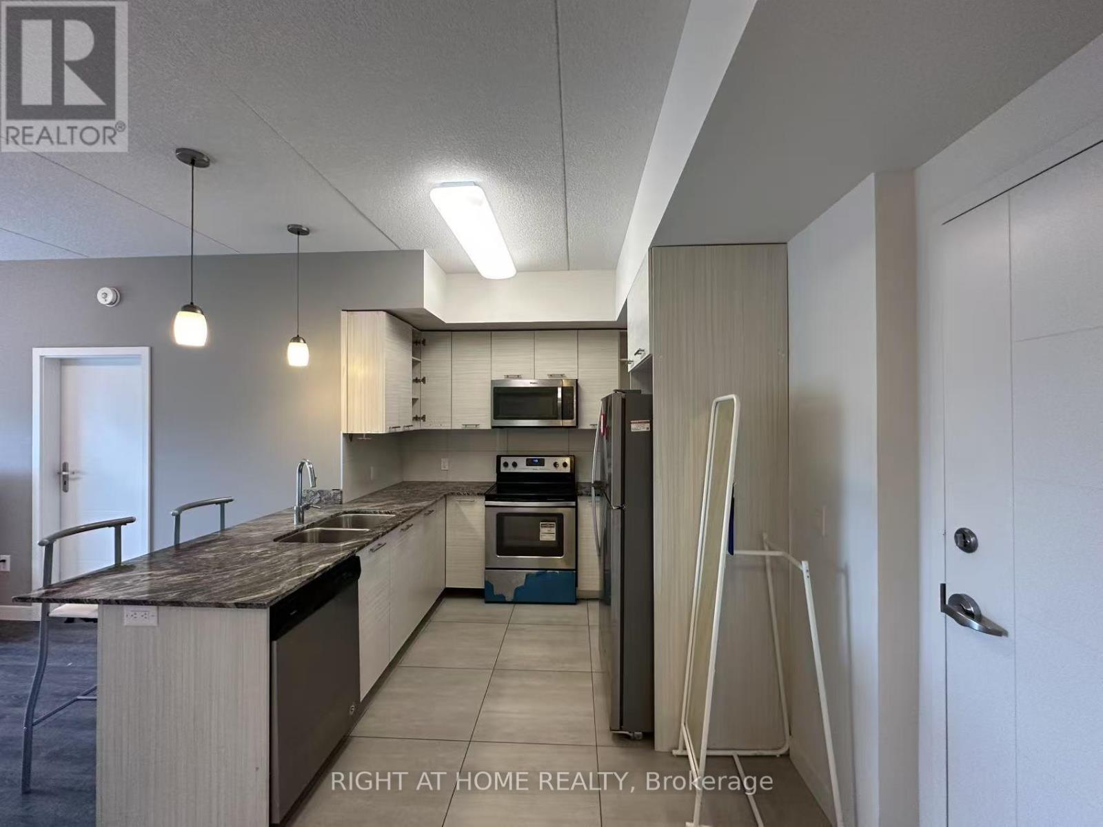 604 - 251 Hemlock Street, Waterloo, Ontario  N2L 3R4 - Photo 10 - X12092830