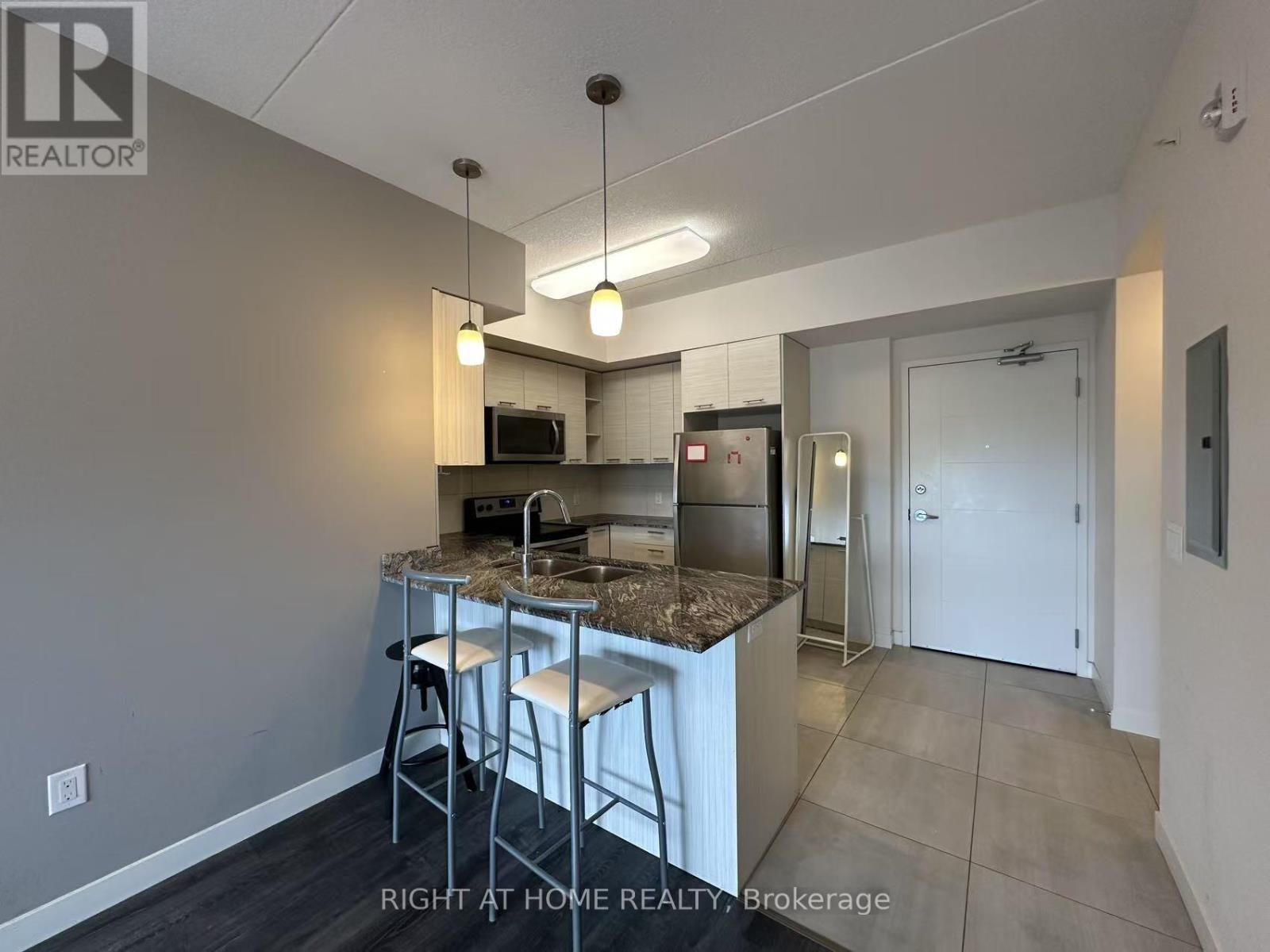 604 - 251 Hemlock Street, Waterloo, Ontario  N2L 3R4 - Photo 12 - X12092830