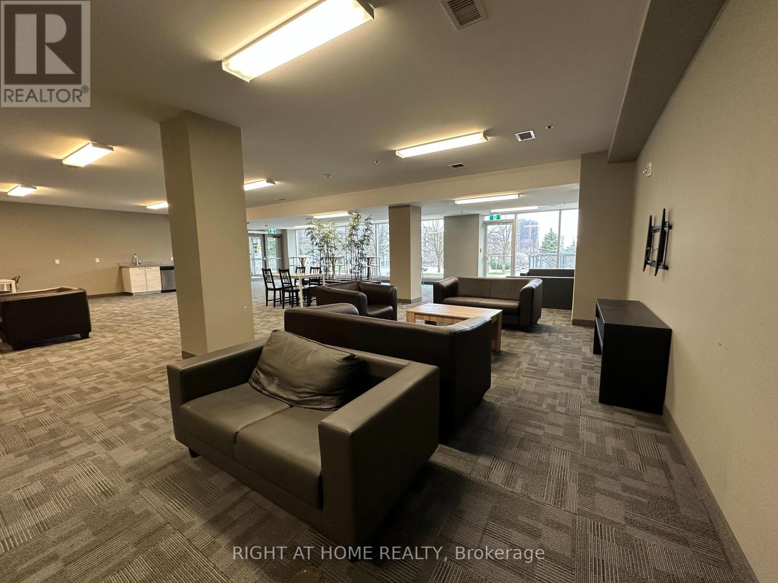 604 - 251 Hemlock Street, Waterloo, Ontario  N2L 3R4 - Photo 40 - X12092830