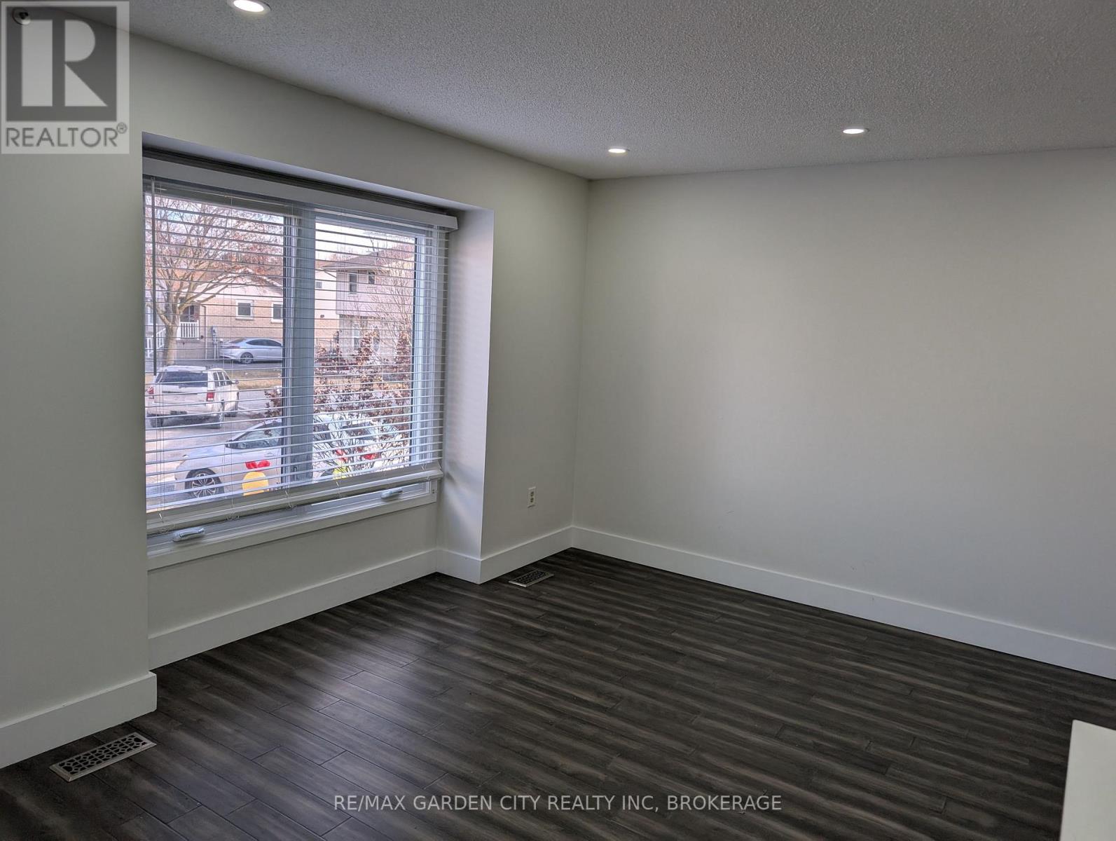 19 Cecelia Court, St. Catharines, Ontario  L2M 7R7 - Photo 10 - X12126626