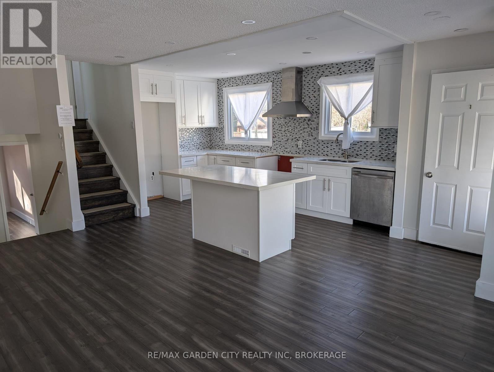 19 Cecelia Court, St. Catharines, Ontario  L2M 7R7 - Photo 11 - X12126626