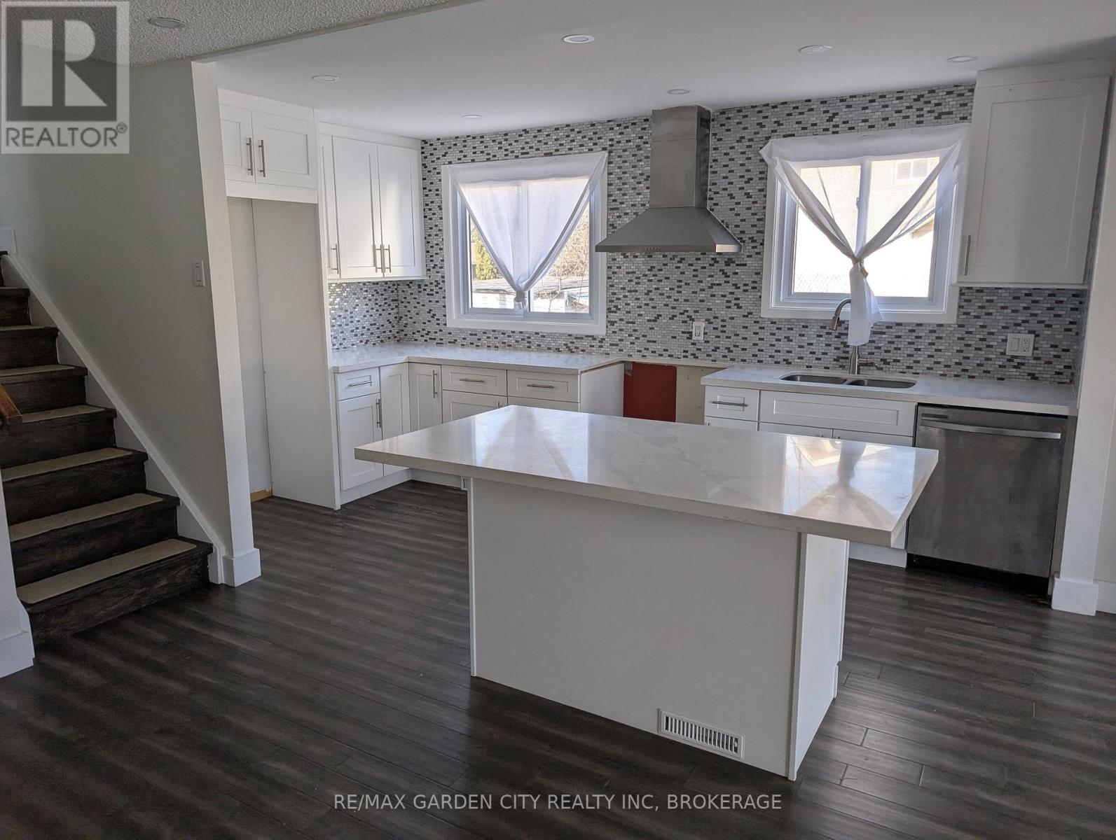 19 Cecelia Court, St. Catharines, Ontario  L2M 7R7 - Photo 8 - X12126626
