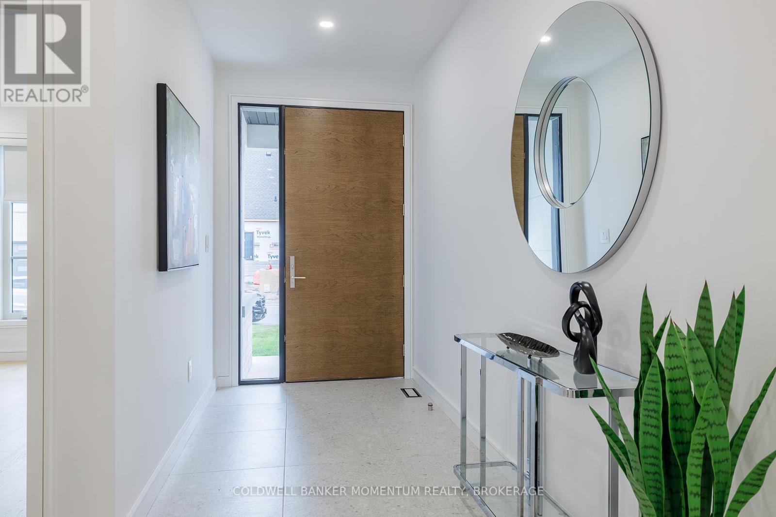 Property at 40 IVY CRESCENT image 4