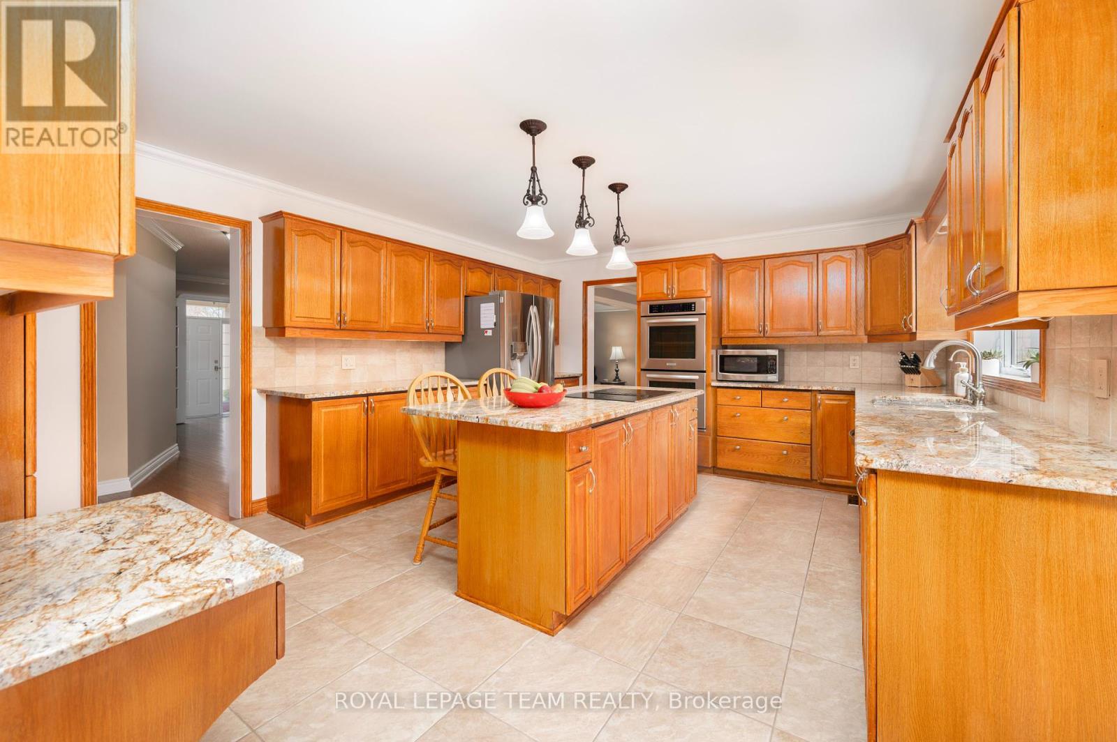 5530 Pettapiece Crescent, Ottawa, Ontario  K4M 1C5 - Photo 14 - X12094755