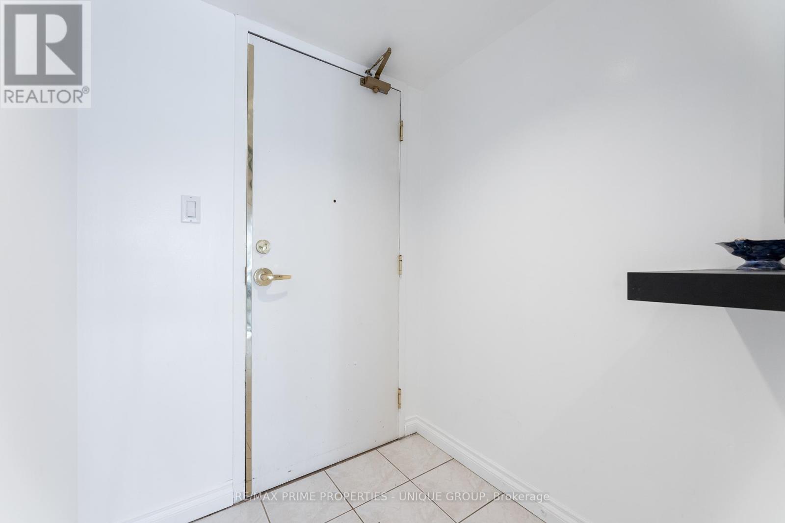 211 - 188 Redpath Avenue, Toronto, Ontario  M4P 3J2 - Photo 2 - C12126694