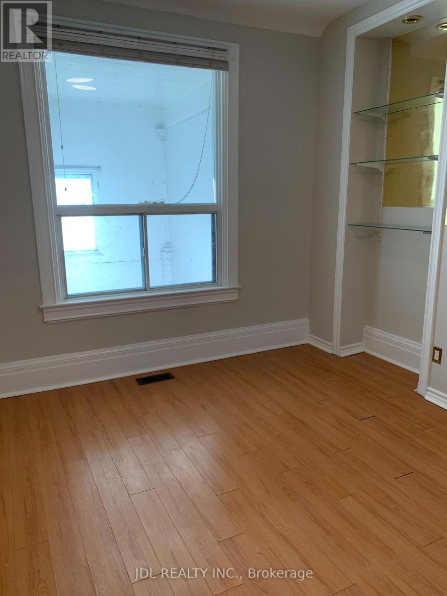 Main Floor - 593 Bathurst Street, Toronto, Ontario  M5S 2P8 - Photo 3 - C12126707