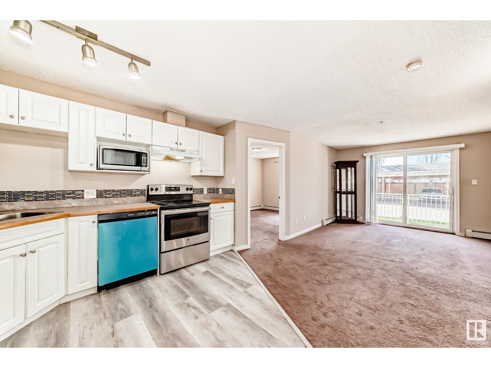 Property at #135 3425 19 ST NW image 5
