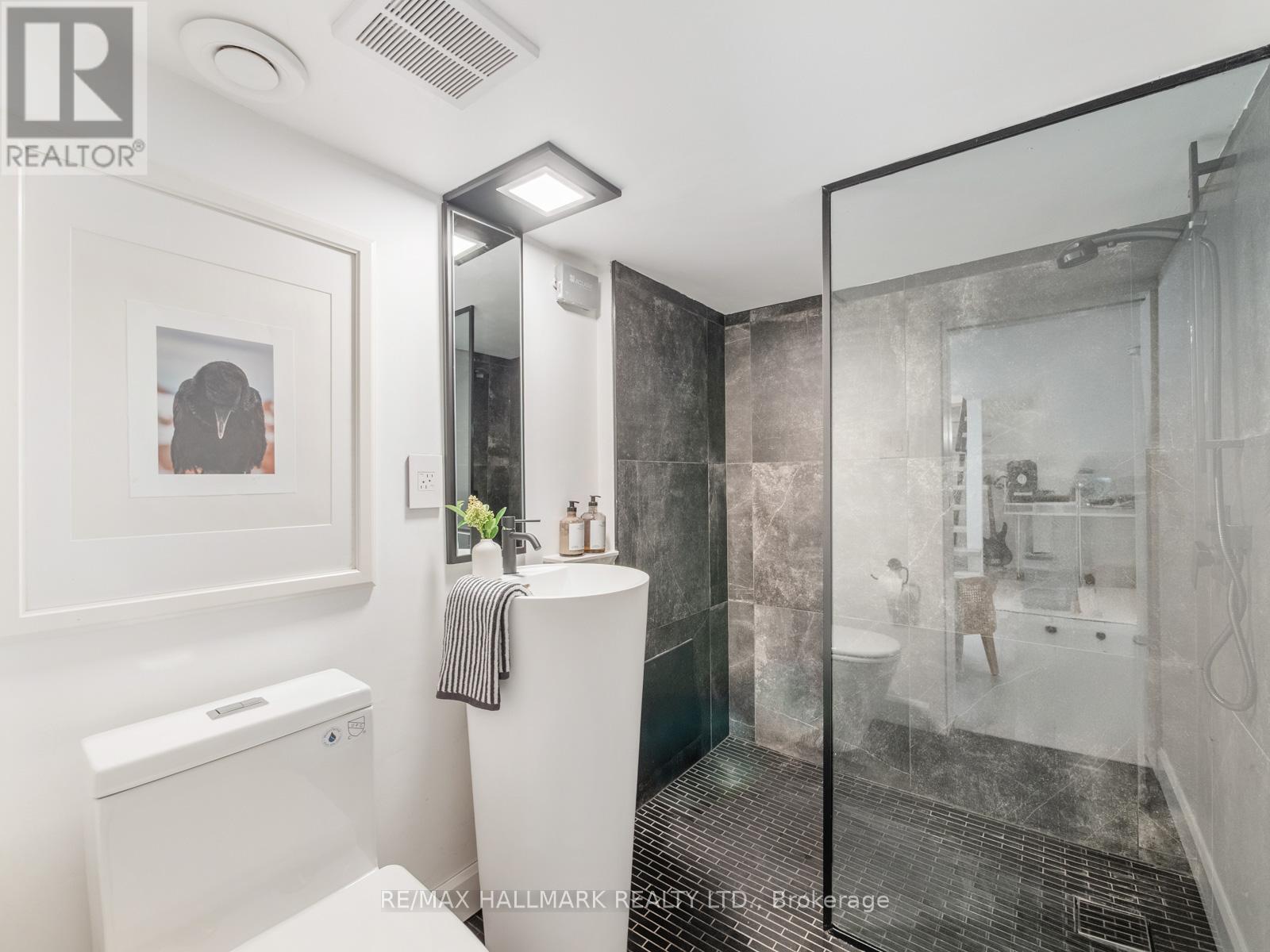 2 First Avenue, Toronto, Ontario  M4M 1W8 - Photo 43 - E12126742