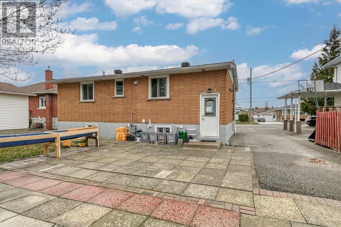 Property at 1216 Arvo Avenue image 5