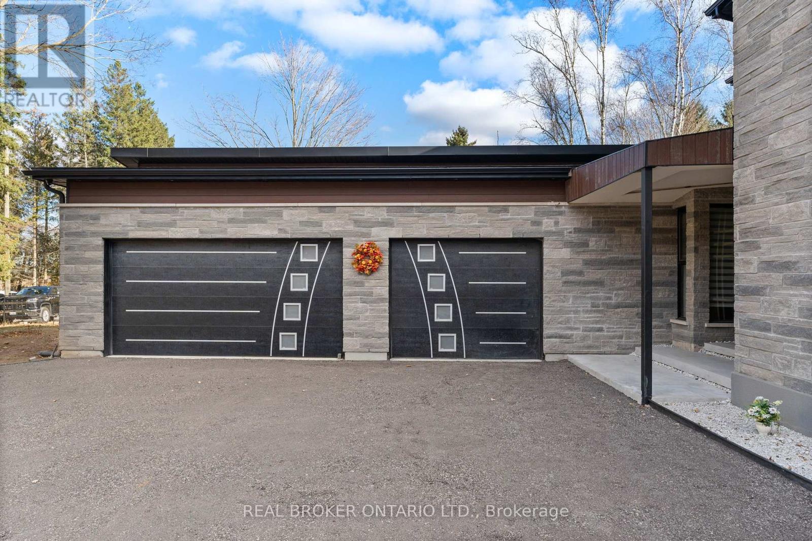 Property at 6 CAMPBELL FARM ROAD image 3