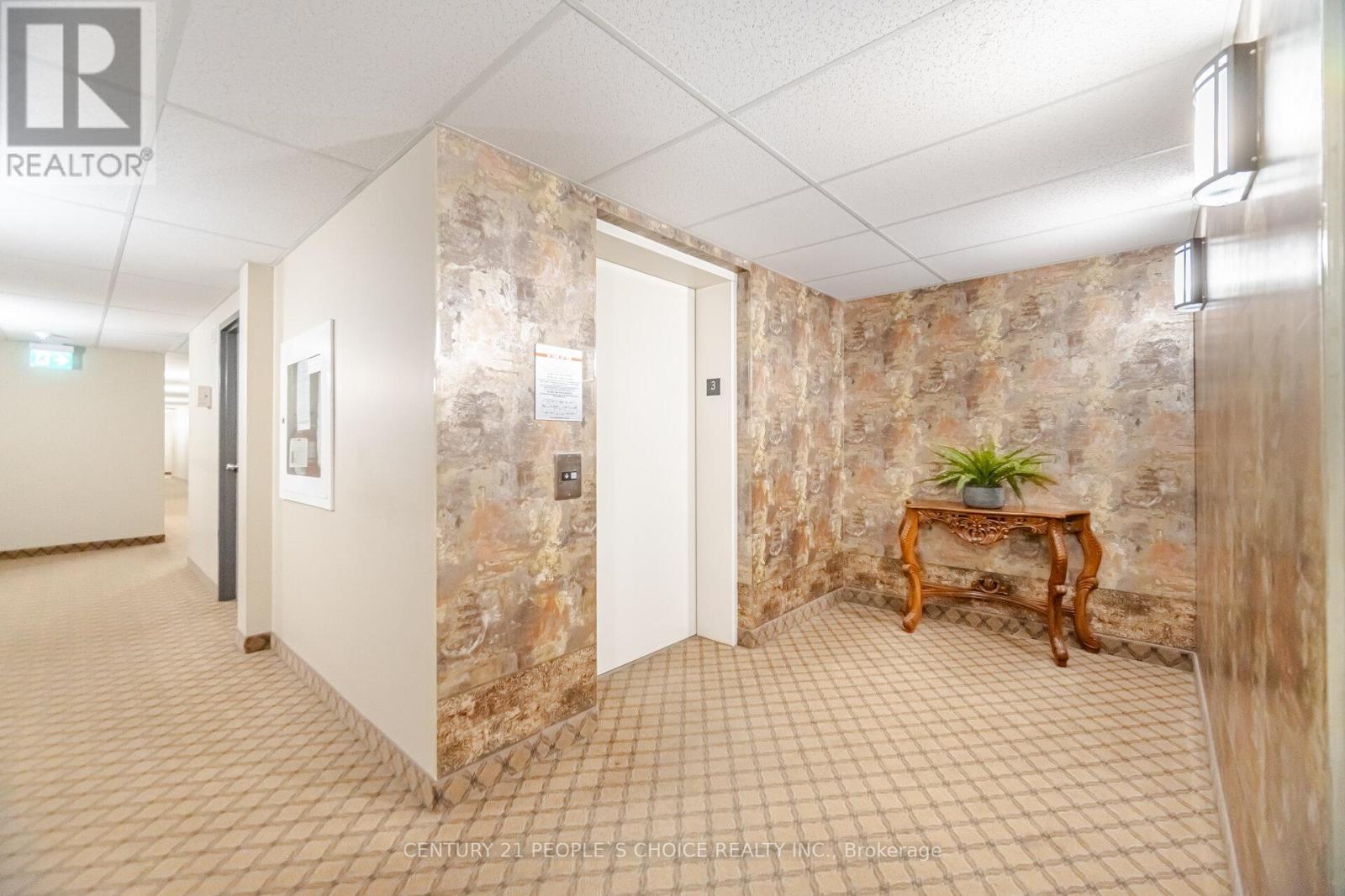 Property at 308 - 990 GOLF LINKS ROAD image 5