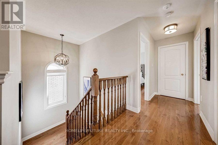 14 Lundy Drive, Markham (Box Grove), Ontario  L6B 0G1 - Photo 5 - N12126634