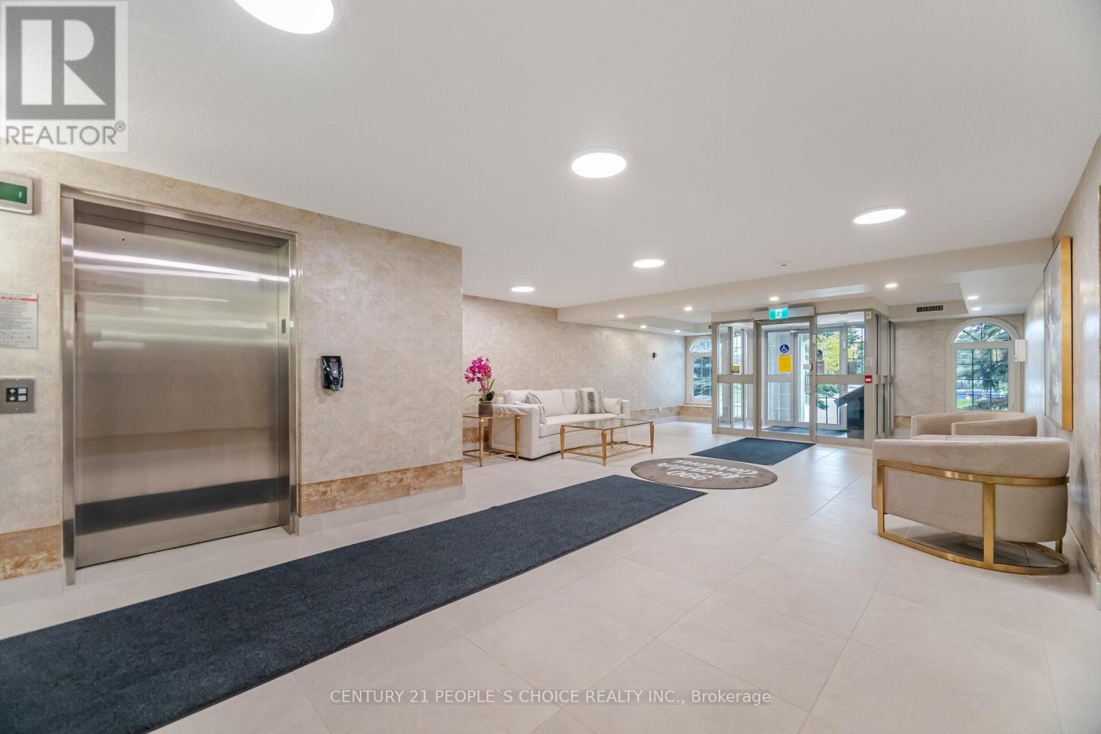 Property at 308 - 990 GOLF LINKS ROAD image 4