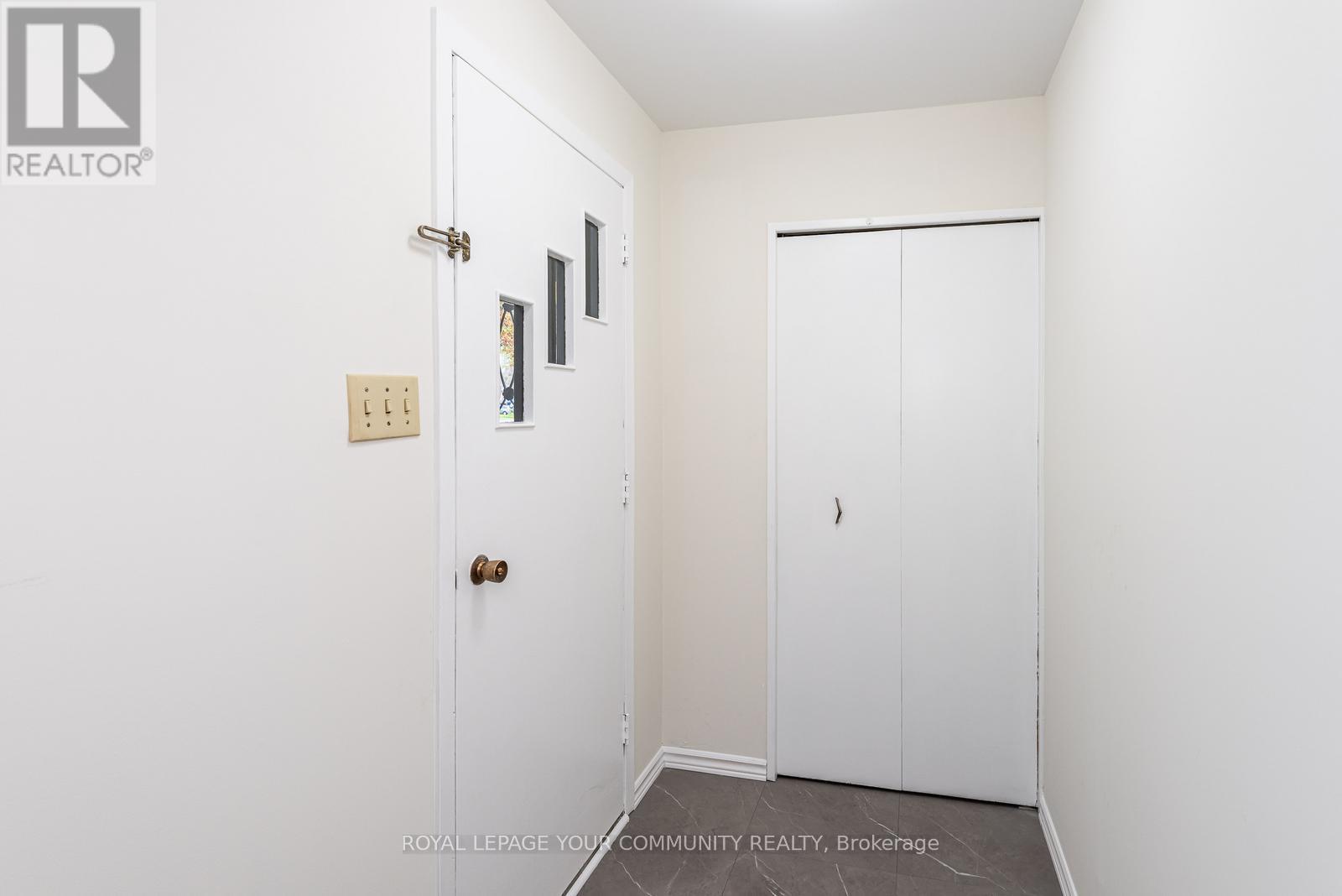 Property at 41 ROMFIELD CIRCUIT S image 5