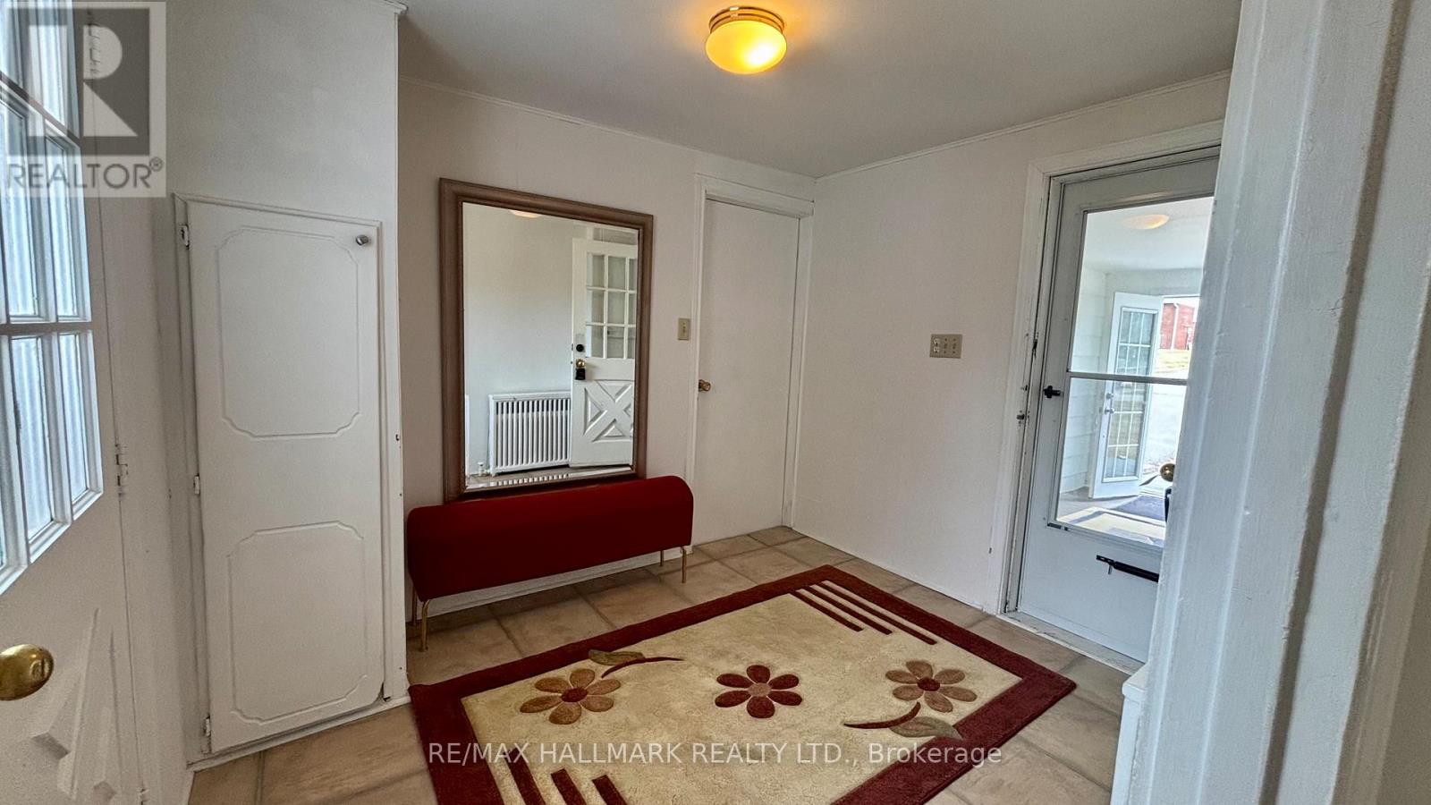 294 Mcmillan Drive, Georgina, Ontario  L4P 3C5 - Photo 5 - N12126795