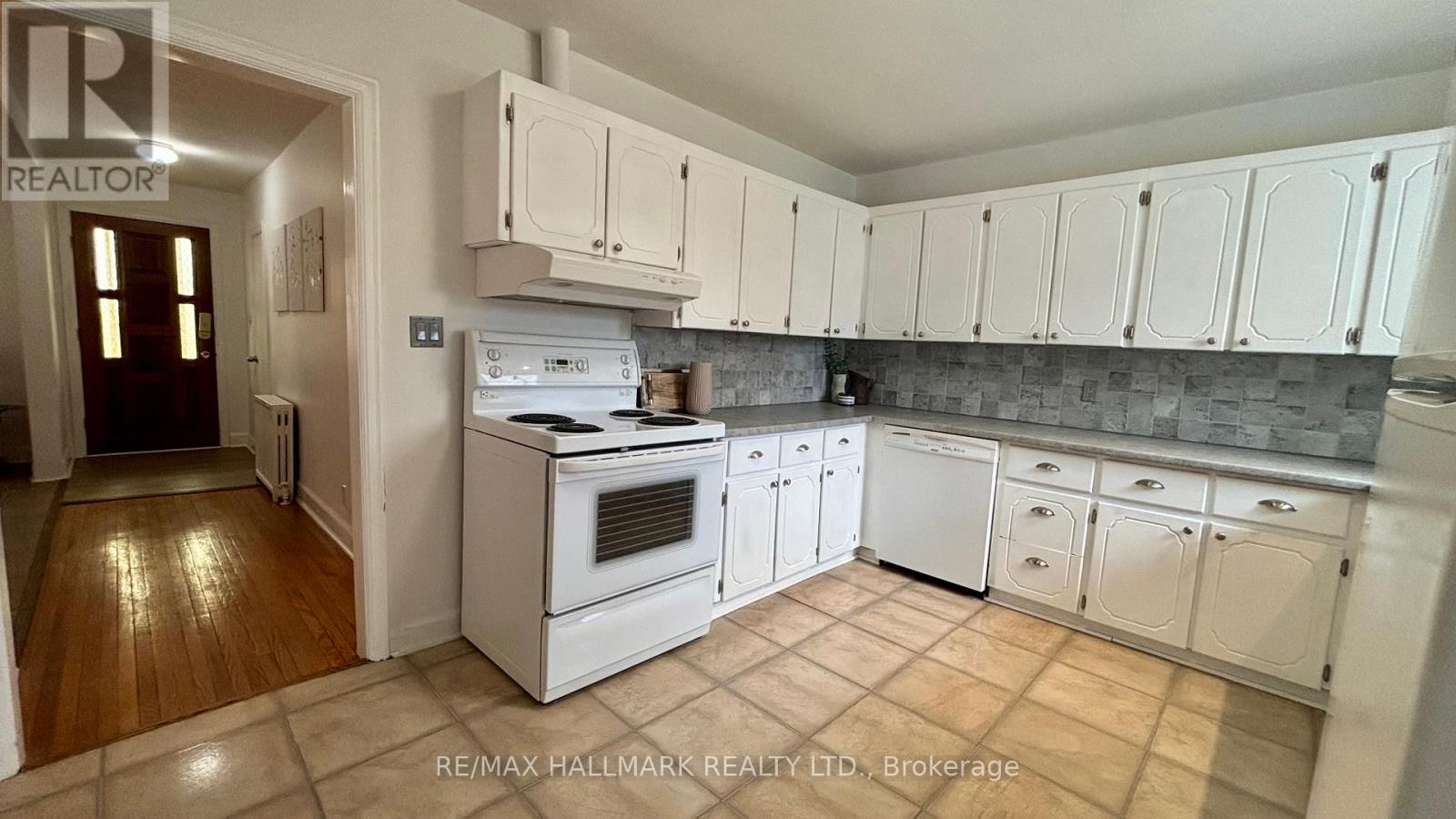 294 Mcmillan Drive, Georgina, Ontario  L4P 3C5 - Photo 6 - N12126795