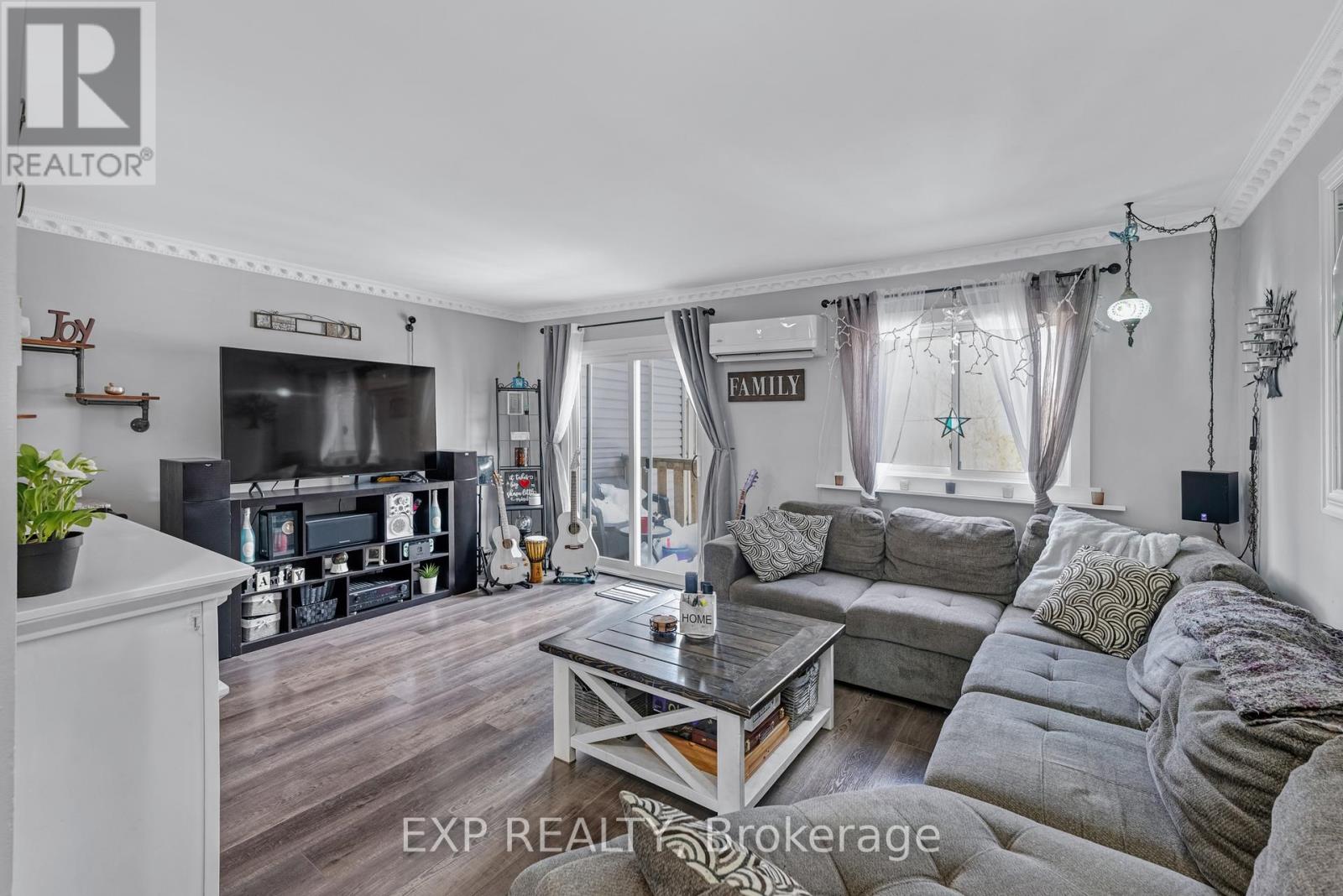 2 - 113 North Street, Georgina, Ontario  L0E 1R0 - Photo 10 - N12126802