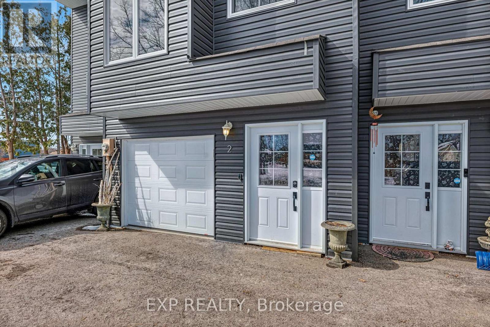 2 - 113 North Street, Georgina, Ontario  L0E 1R0 - Photo 2 - N12126802