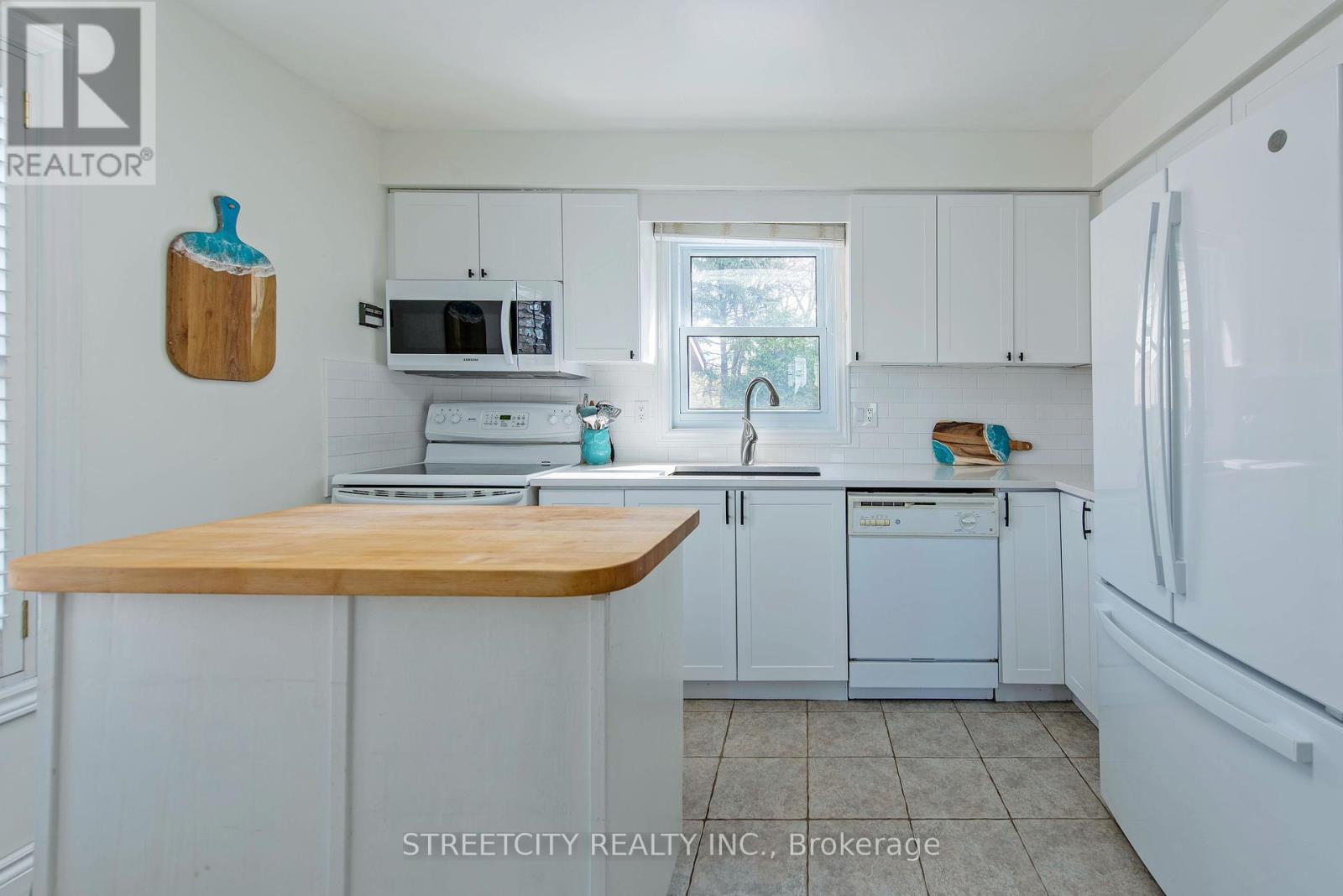 78 Sussex Place, London East, Ontario  N5Y 5H3 - Photo 14 - X12124493