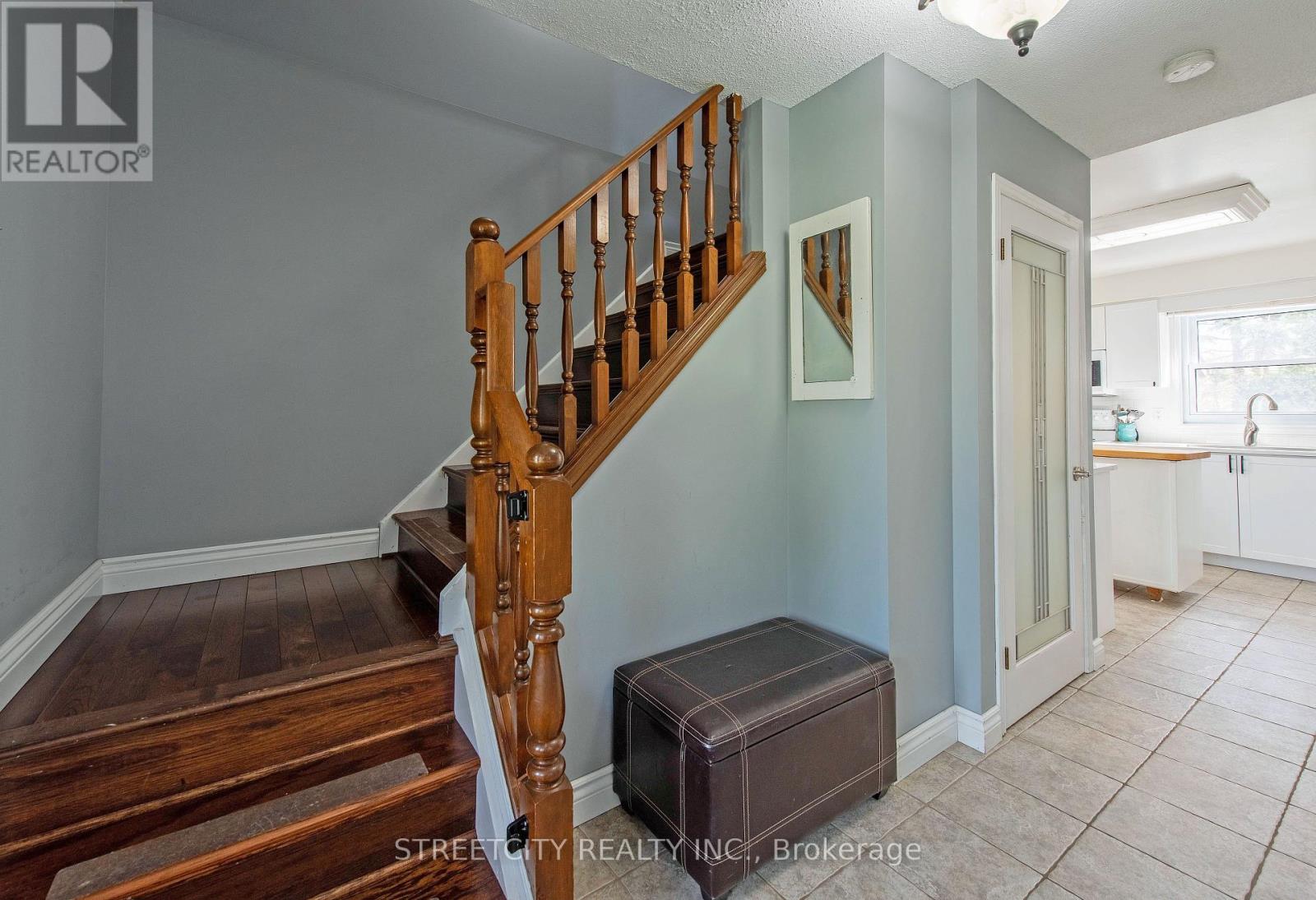 78 Sussex Place, London East, Ontario  N5Y 5H3 - Photo 6 - X12124493