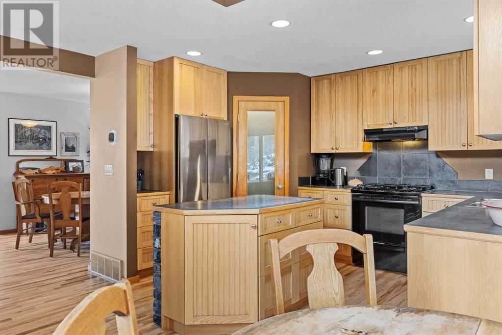 260 Eagle Terrace Road, Canmore, Alberta  T1W 3C7 - Photo 17 - A2203806