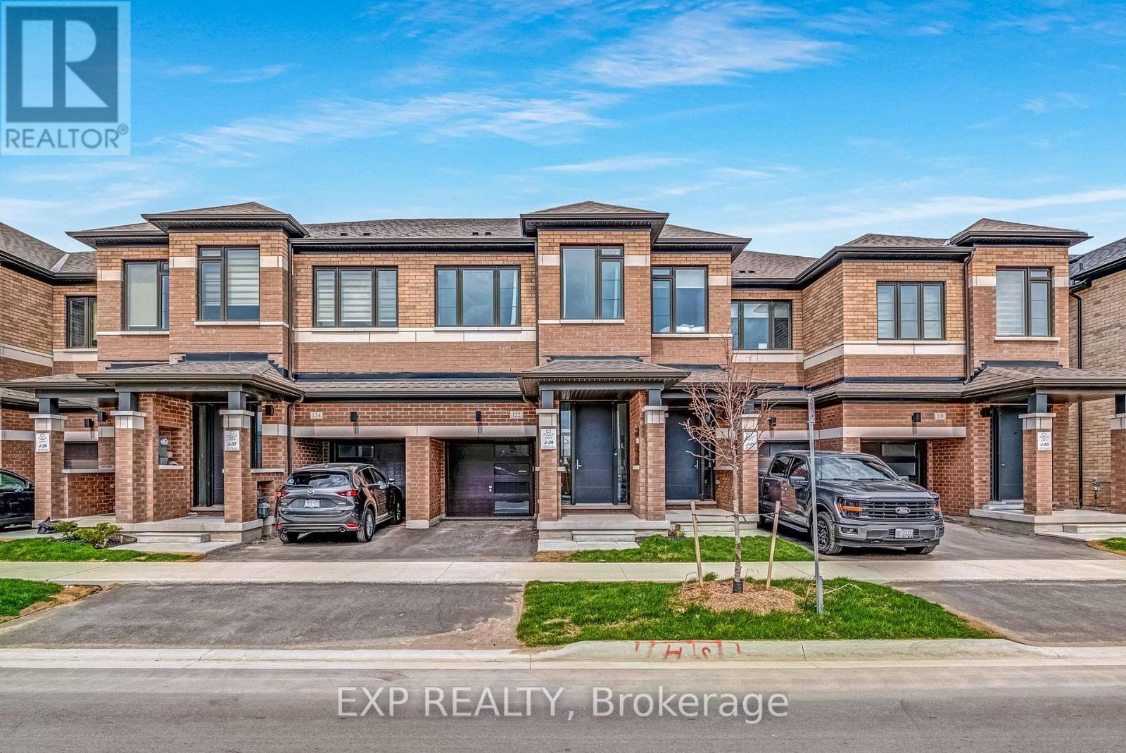 Property at 122 TURNBERRY LANE image 1