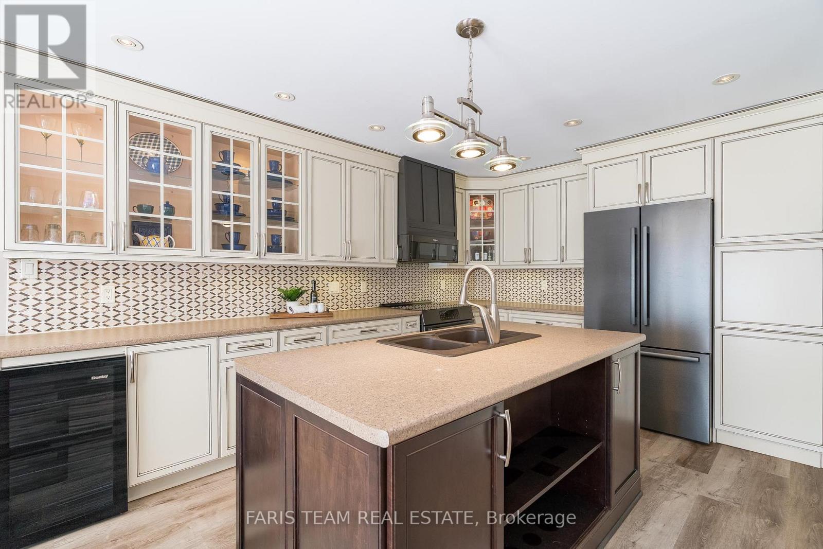Property at 6 MEADOWBROOK BOULEVARD image 5
