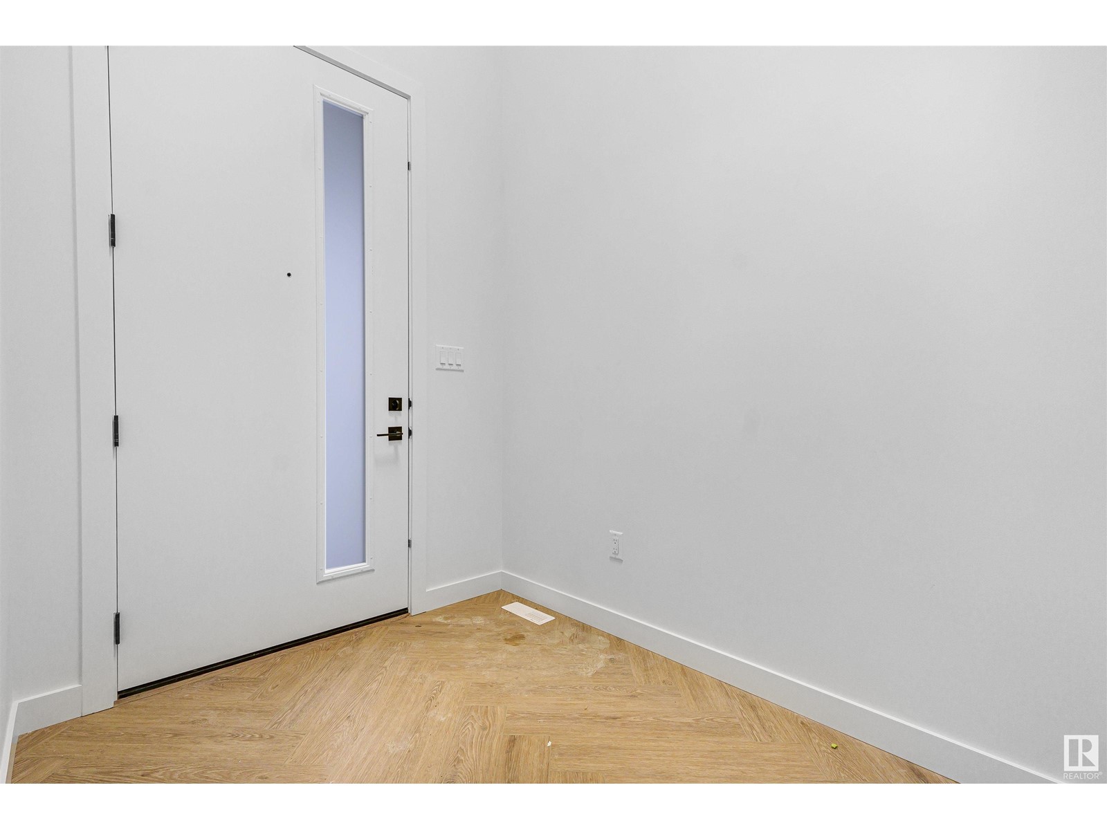 Property at 279 165 AV NE image 2