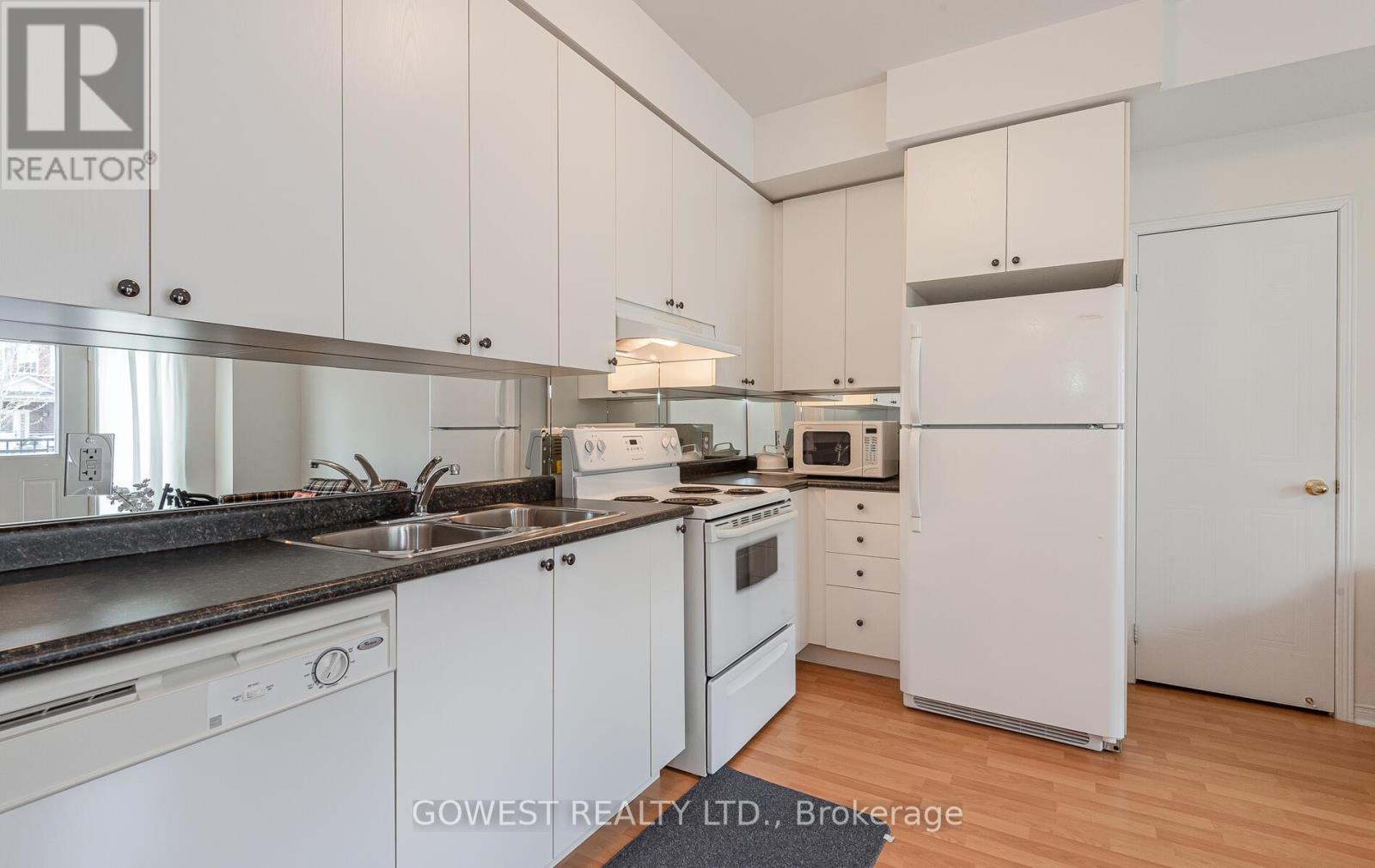 35 - 4965 Southampton Drive, Mississauga, Ontario  L5M 8C8 - Photo 8 - W12126613