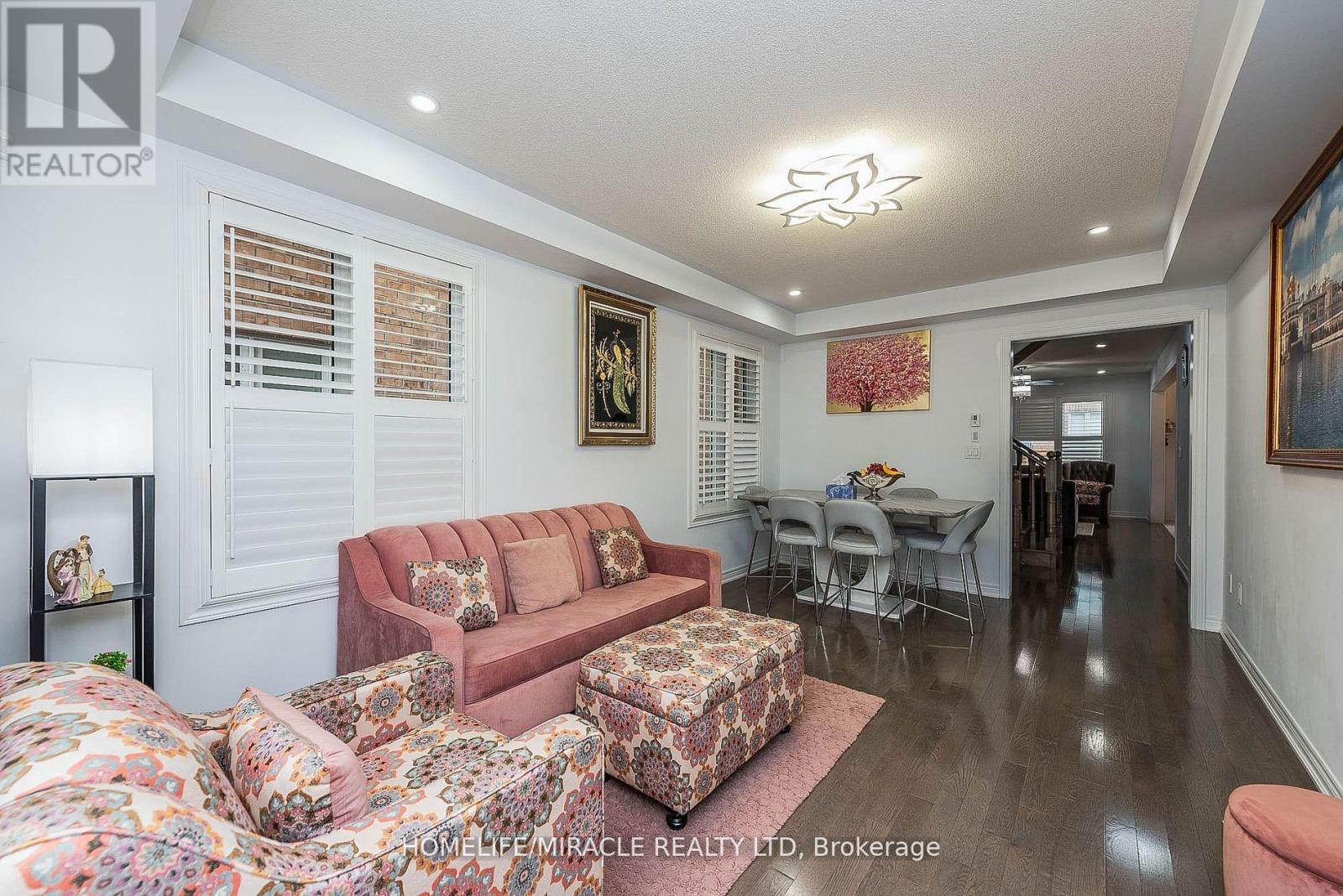 Property at 15 BACHELOR STREET image 4