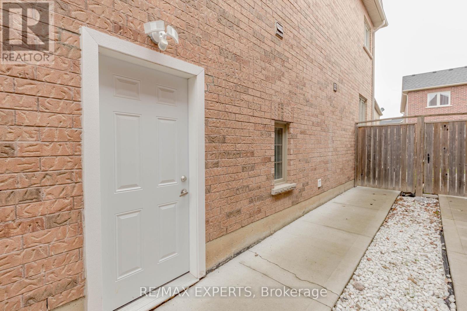 Bsmt - 587 Grant Way, Milton, Ontario  L9T 0W1 - Photo 3 - W12126732