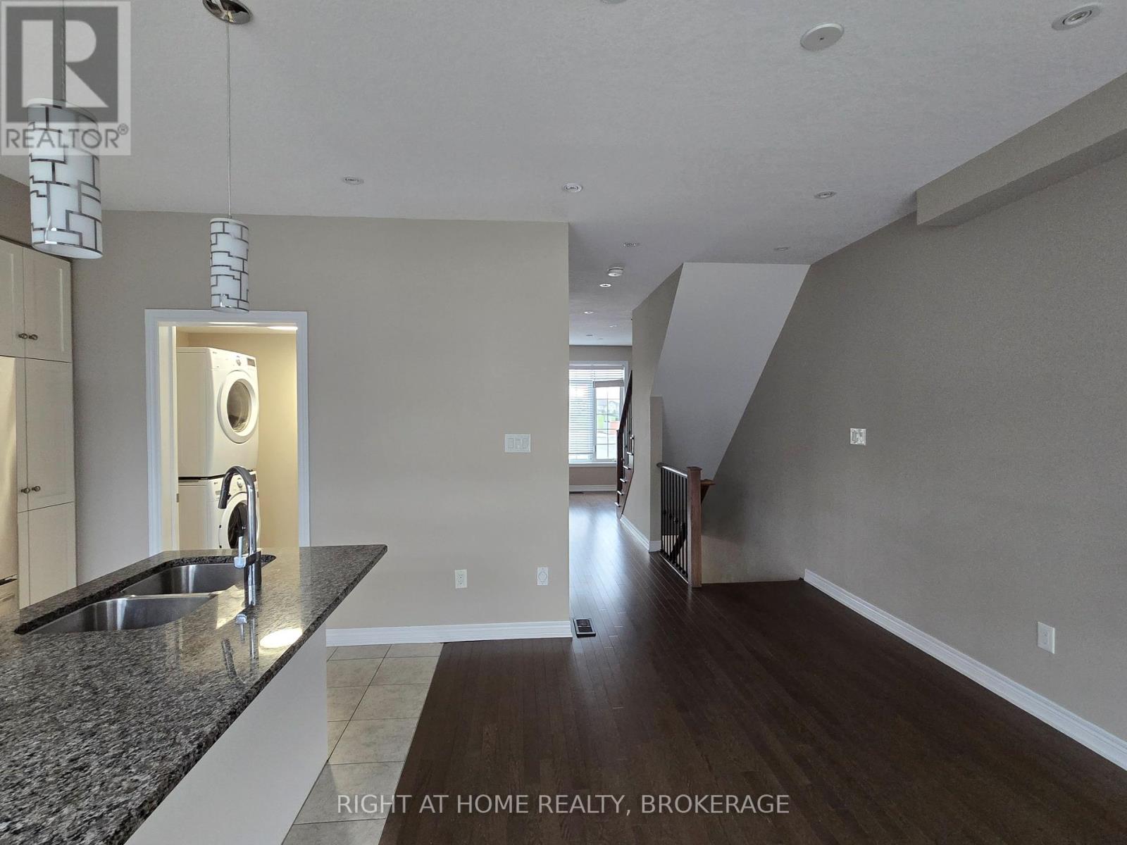 3142 Postridge Drive, Oakville, Ontario  L6H 0P9 - Photo 10 - W12126773