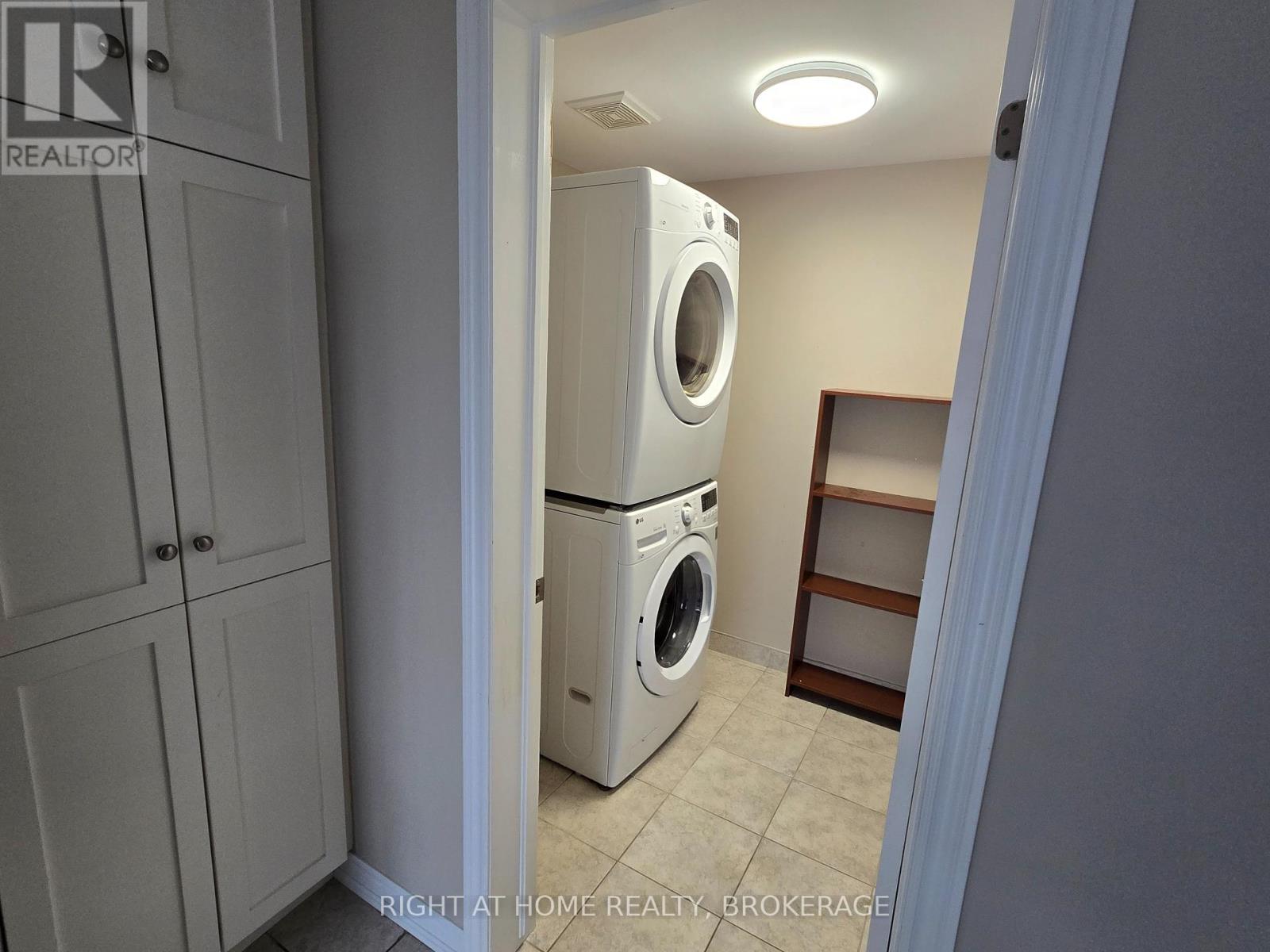 3142 Postridge Drive, Oakville, Ontario  L6H 0P9 - Photo 11 - W12126773
